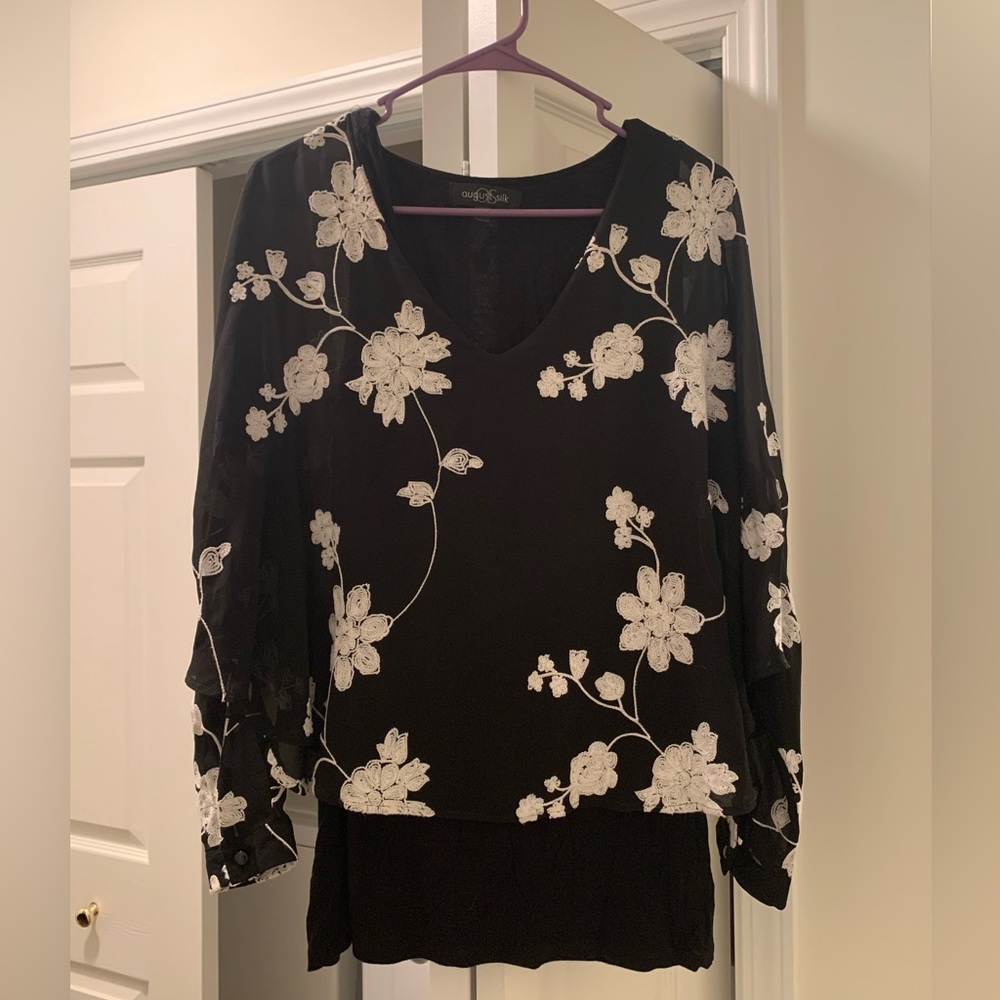 Gorgeous women’s butterfly wing style sleeve like blouse